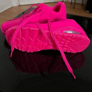 neon pink skechers
